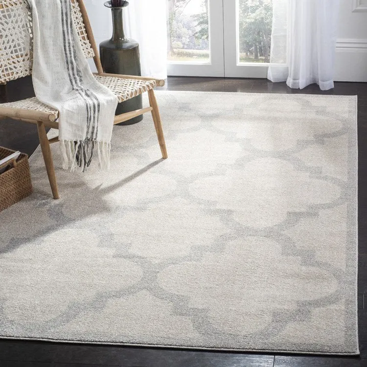 Amherst 4' x 6' Indoor/Outdoor Woven Area Rug - Beige/Light Gray