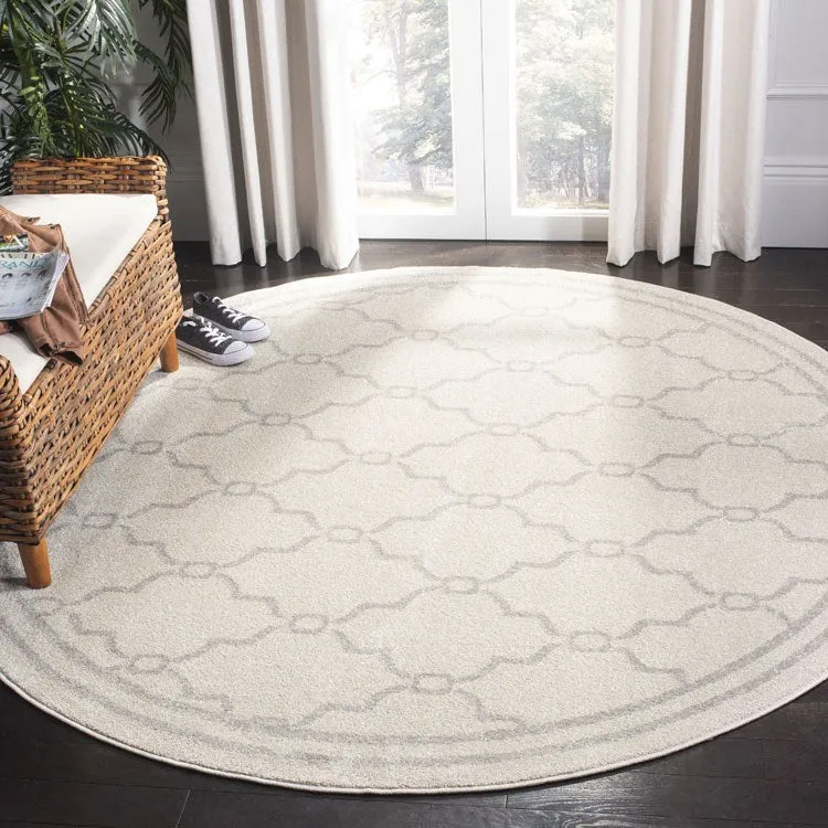 Amherst 5' x 5' Round Indoor/Outdoor Woven Area Rug - Ivory/Light Gray