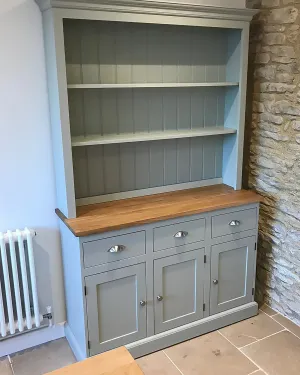 Cambridge Dresser