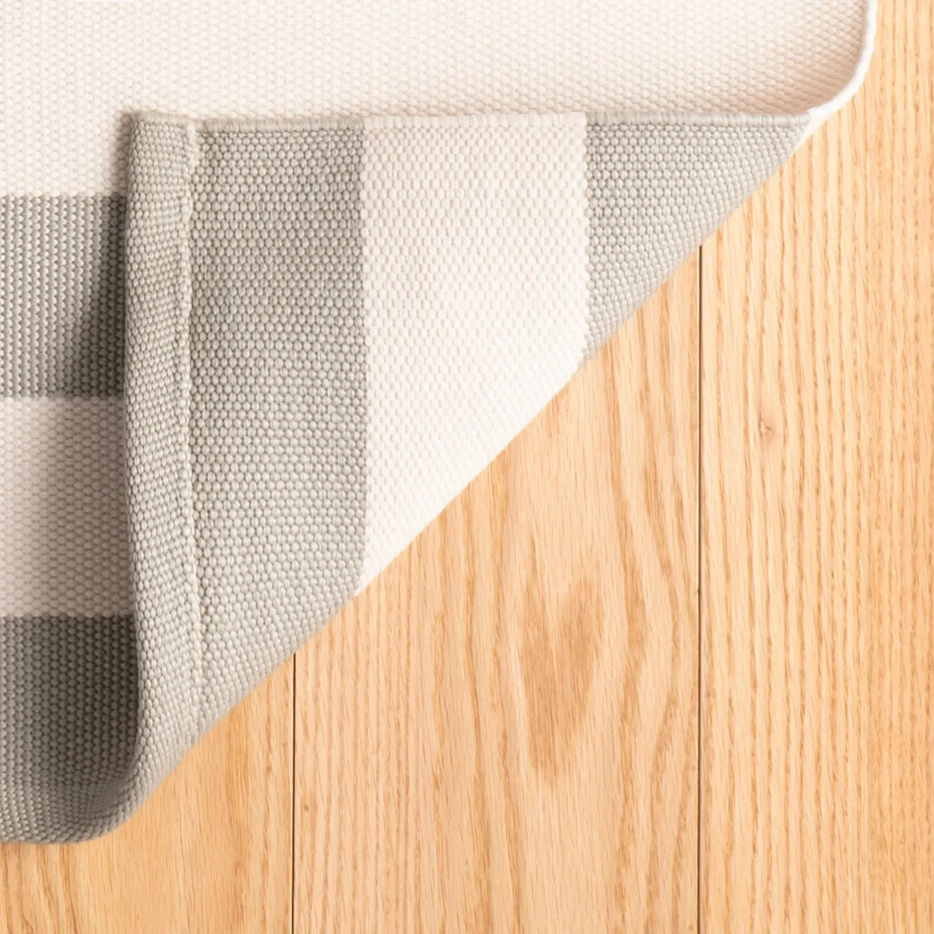 Catamaran Stripe Platinum/Ivory Handwoven Indoor/Outdoor Rug Swatch