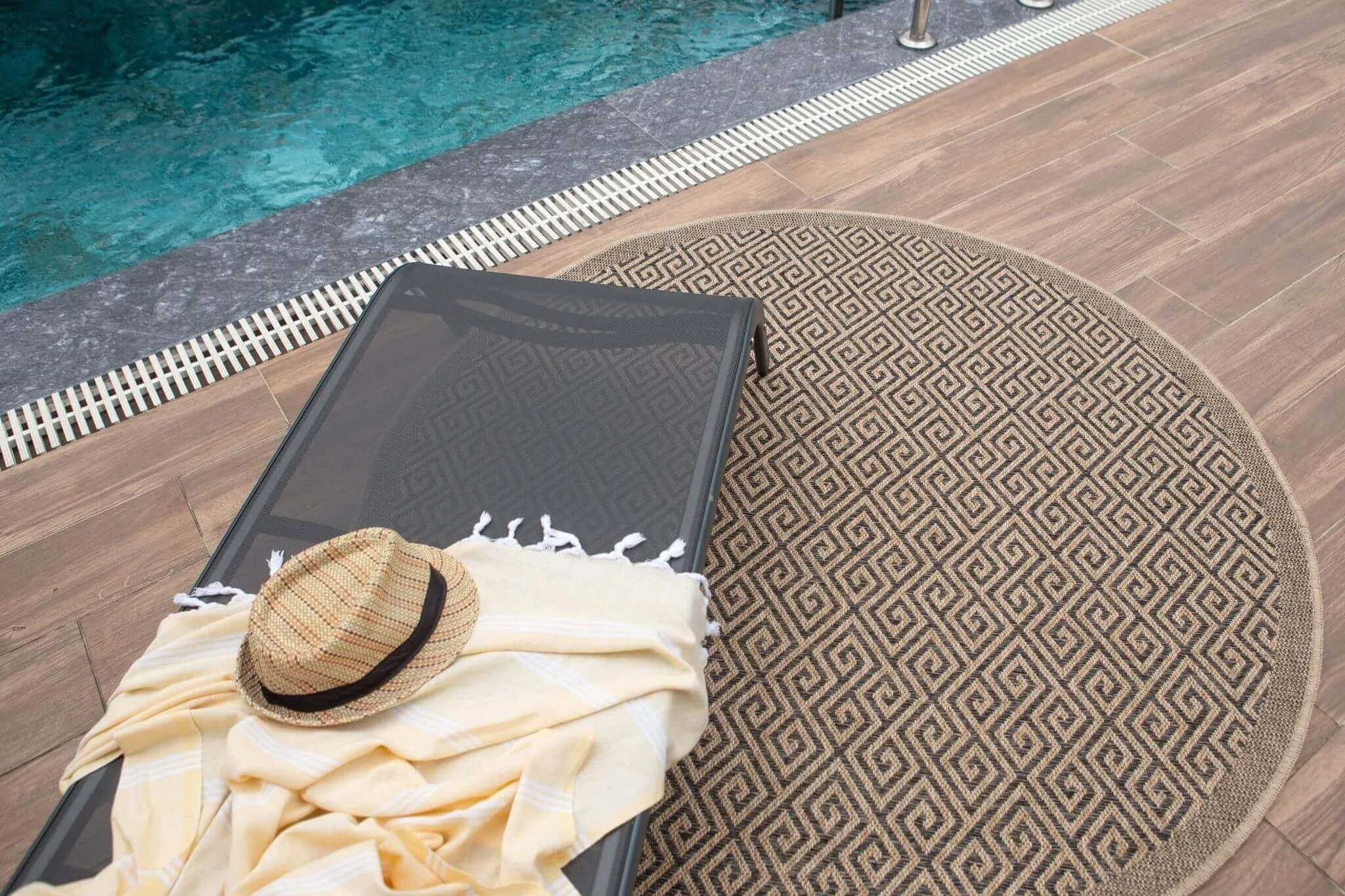 Nature Outdoor Rug Dark Grey | 5100DG