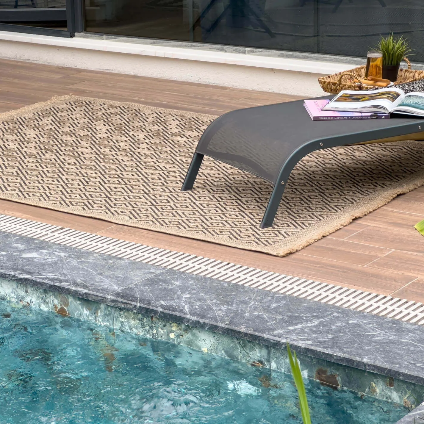 Nature Outdoor Rug Dark Grey | 5100DG