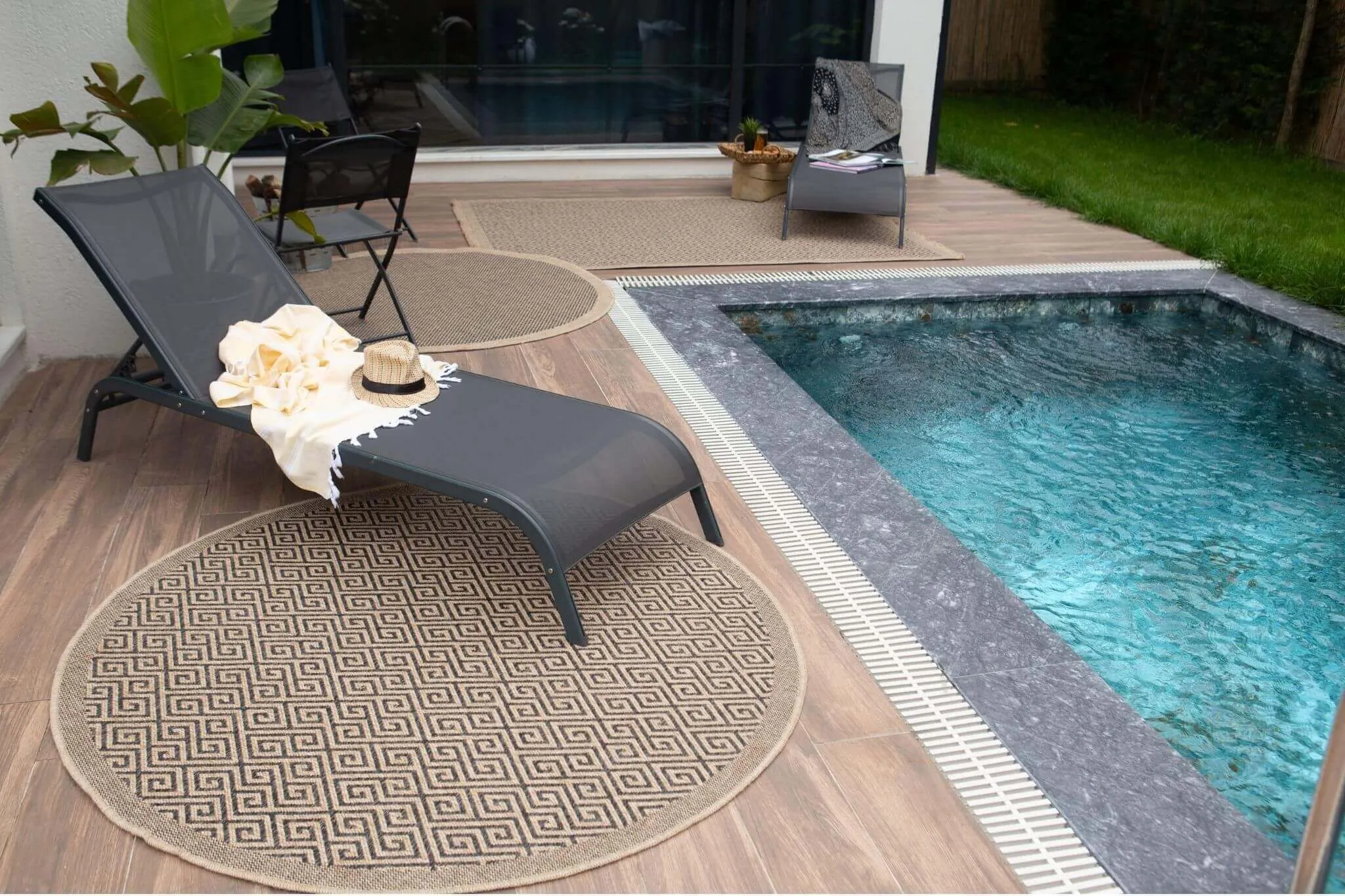 Nature Outdoor Rug Dark Grey | 5100DG