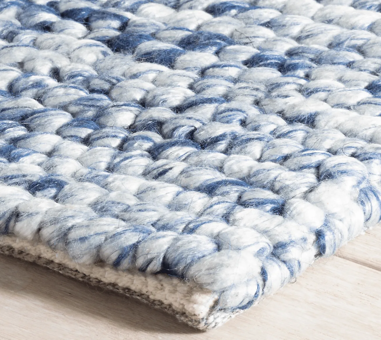 Niels Handwoven Wool/Viscose Rug - Navy